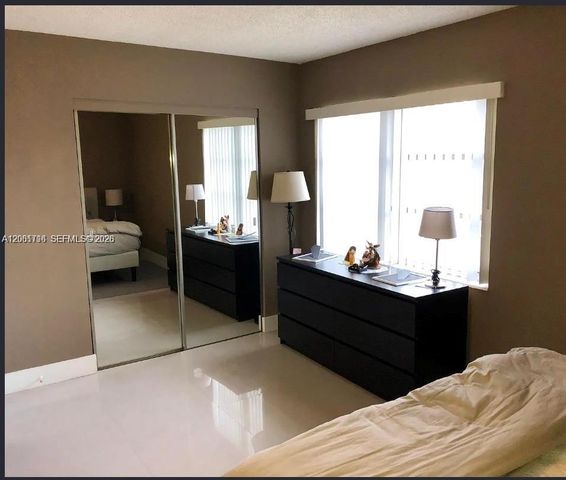 7705 SW 86th St B-211, Miami, FL 33143