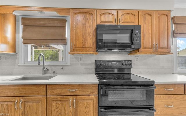 808 Sussex CT, Virginia Beach, VA 23464