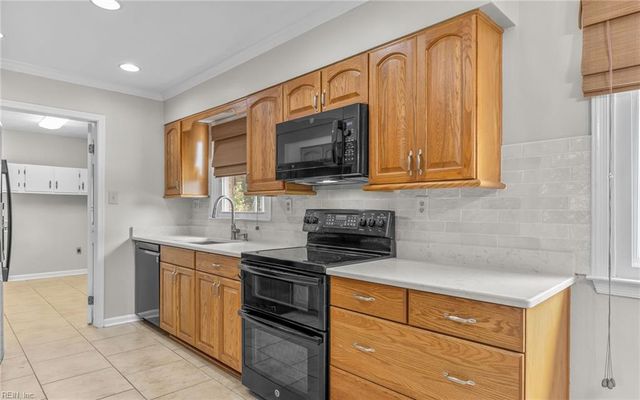 808 Sussex CT, Virginia Beach, VA 23464