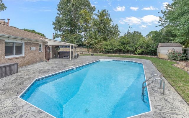 808 Sussex CT, Virginia Beach, VA 23464
