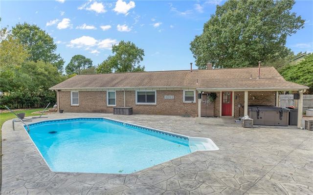 808 Sussex CT, Virginia Beach, VA 23464