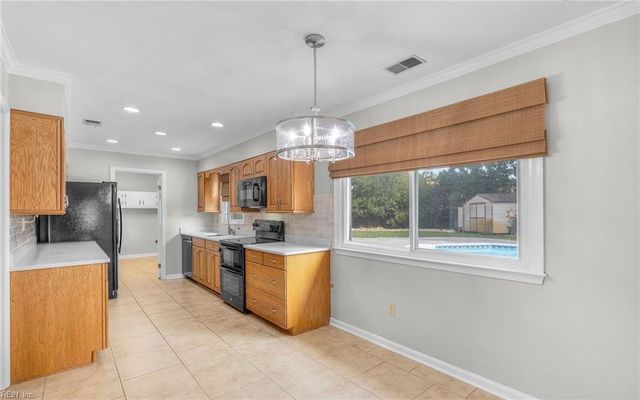 808 Sussex CT, Virginia Beach, VA 23464