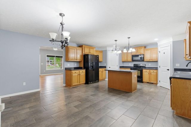 1025 Lanas Lane, Lawrenceburg, KY 40342