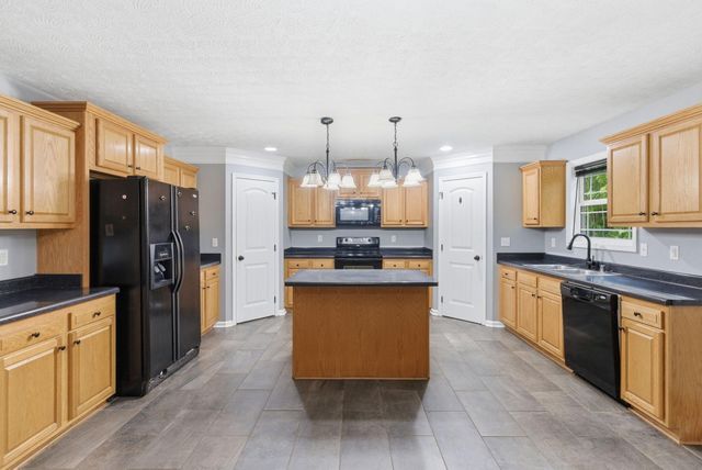 1025 Lanas Lane, Lawrenceburg, KY 40342