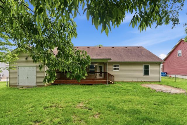 1025 Lanas Lane, Lawrenceburg, KY 40342