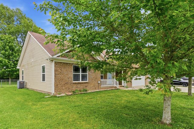 1025 Lanas Lane, Lawrenceburg, KY 40342