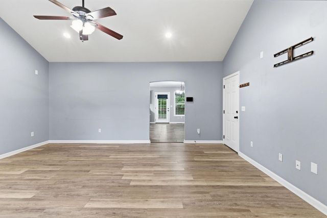 1025 Lanas Lane, Lawrenceburg, KY 40342