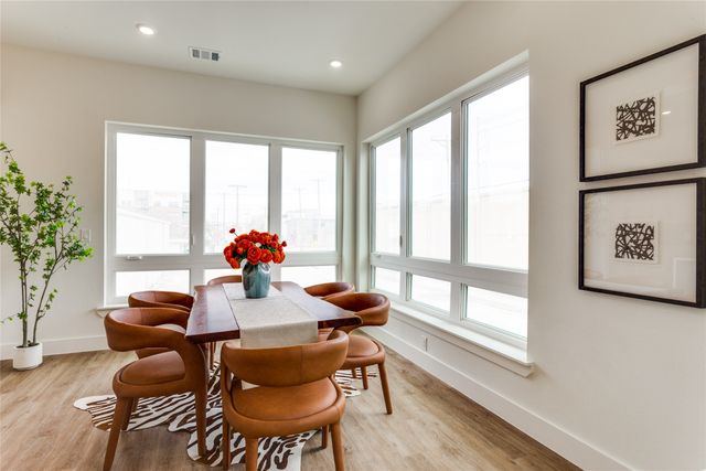 349 College Avenue, Fort Worth, TX 76104