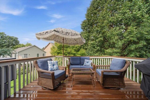 15402 Sussex Drive, Minnetonka, MN 55345