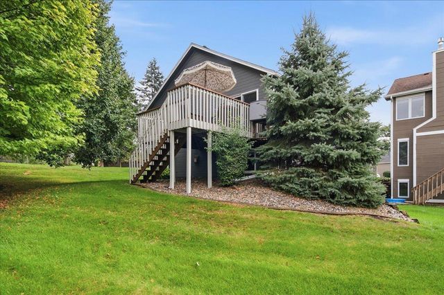 15402 Sussex Drive, Minnetonka, MN 55345