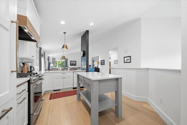 15402 Sussex Drive, Minnetonka, MN 55345