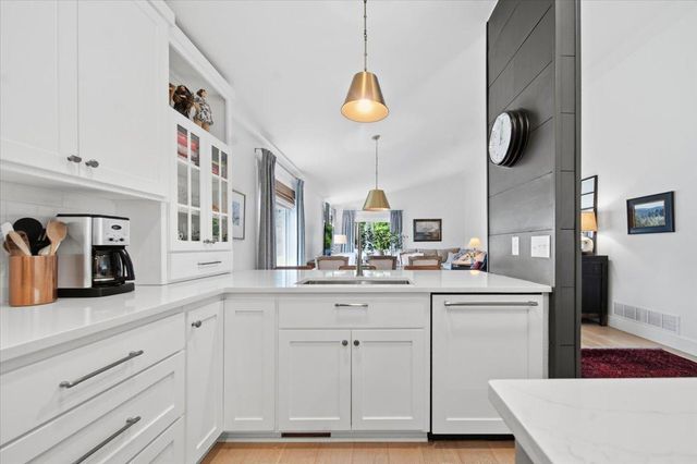 15402 Sussex Drive, Minnetonka, MN 55345