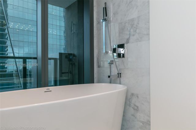 1451 Brickell Ave 905, Miami, FL 33131