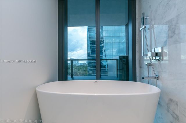 1451 Brickell Ave 905, Miami, FL 33131