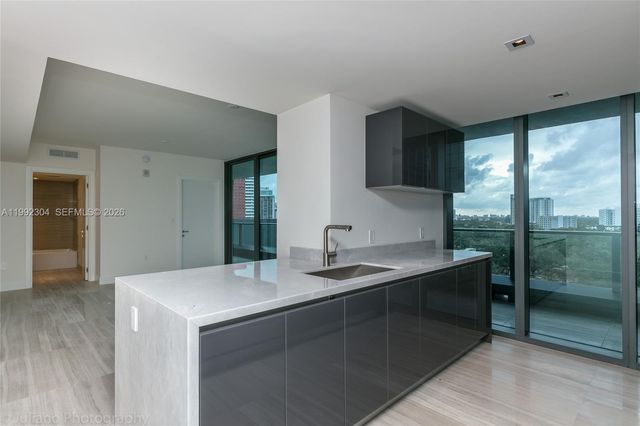 1451 Brickell Ave 905, Miami, FL 33131