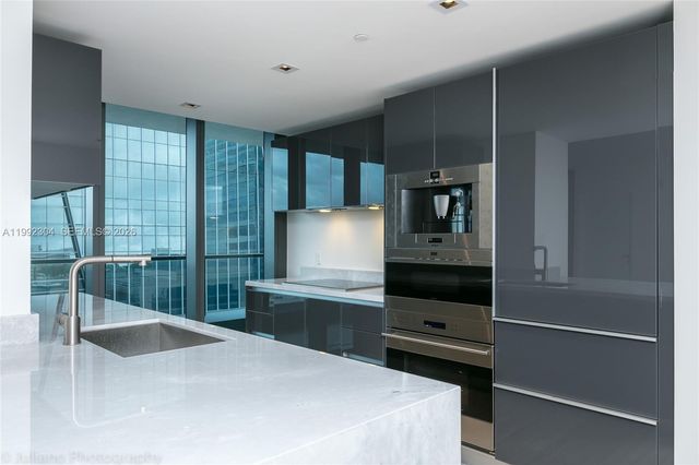 1451 Brickell Ave 905, Miami, FL 33131