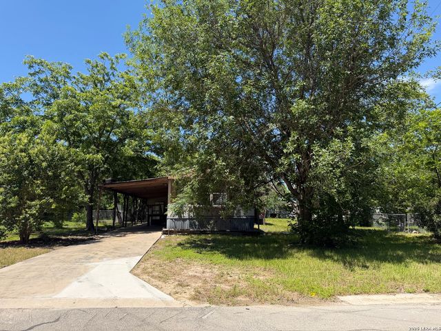 1512 Wisteria Ln, New Braunfels, TX 78130