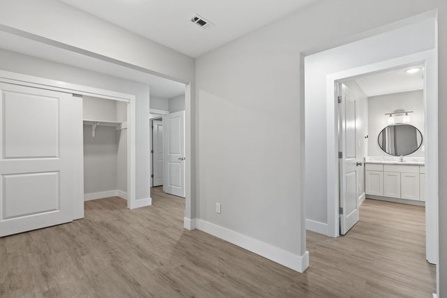 813 Central Ave, Elgin, TX 78621