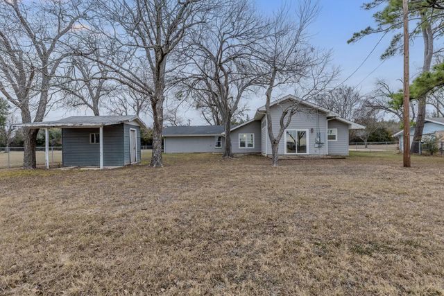 813 Central Ave, Elgin, TX 78621