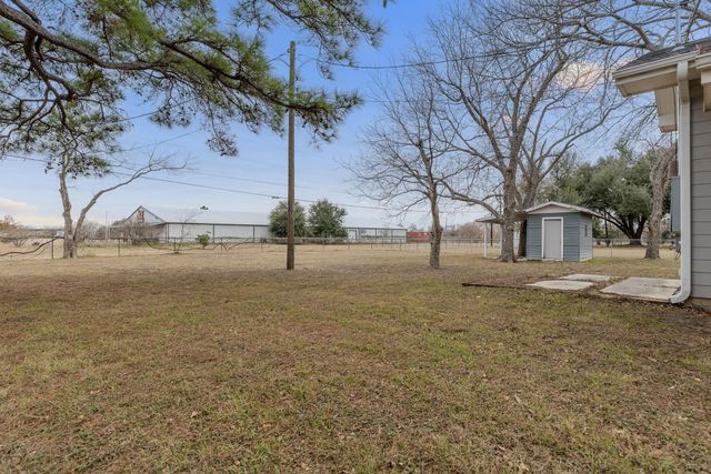 813 Central Ave, Elgin, TX 78621