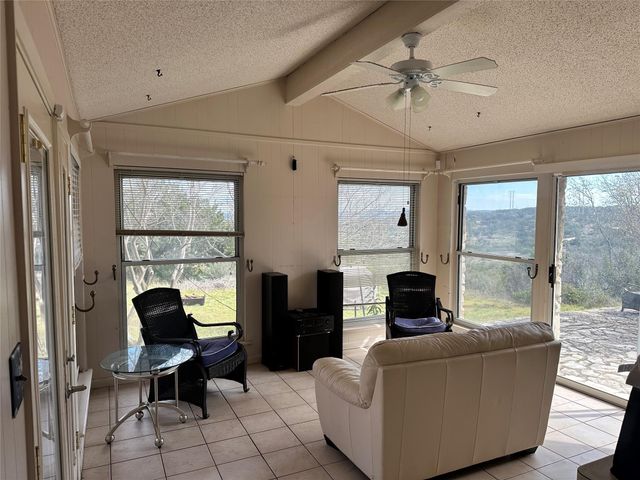 21418 Kathy LN, Spicewood, TX 78669