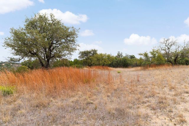 21418 Kathy LN, Spicewood, TX 78669