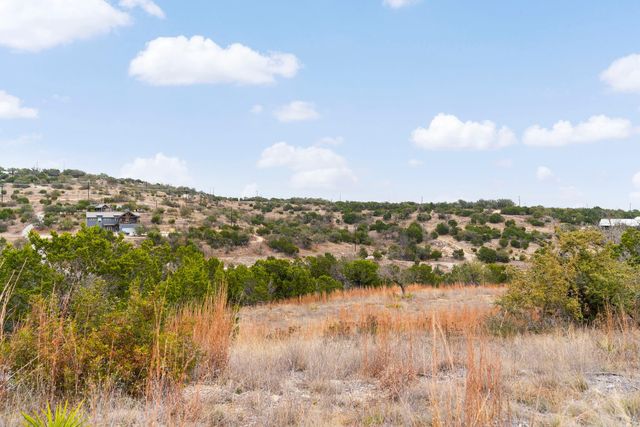21418 Kathy LN, Spicewood, TX 78669