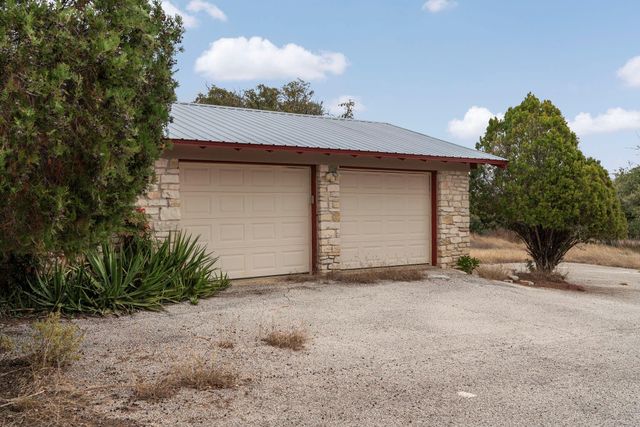 21418 Kathy LN, Spicewood, TX 78669