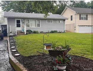 10558 Hobday Avenue, St Ann, MO 63074