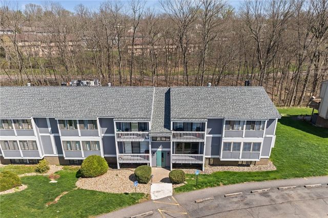 323 Ridge Point Cir 24, South Fayette, PA 15017