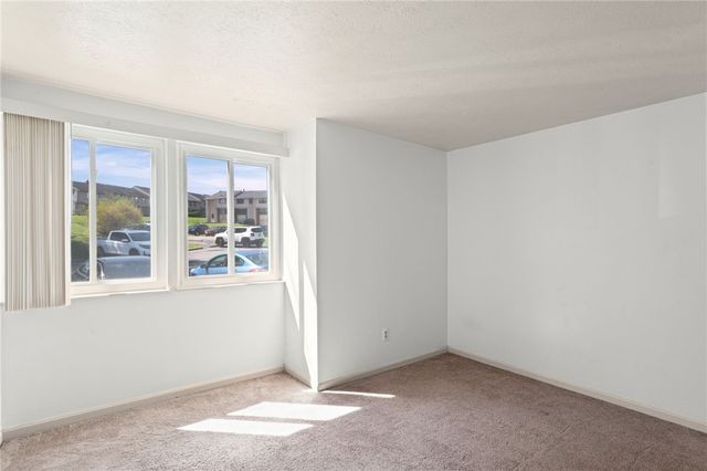 323 Ridge Point Cir 24, South Fayette, PA 15017
