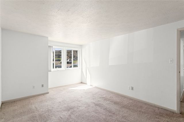 323 Ridge Point Cir 24, South Fayette, PA 15017