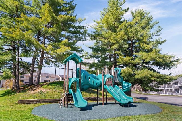323 Ridge Point Cir 24, South Fayette, PA 15017
