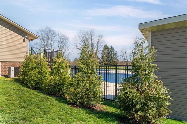 323 Ridge Point Cir 24, South Fayette, PA 15017
