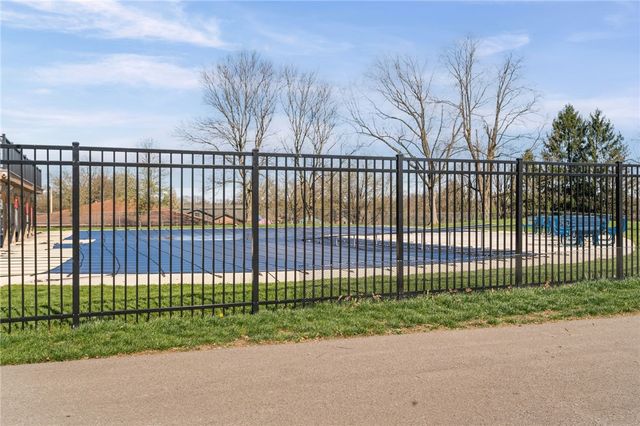 323 Ridge Point Cir 24, South Fayette, PA 15017