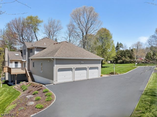 7 Cecilia Ct, Vernon Twp., NJ 07462