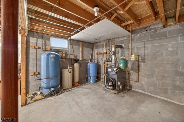 7 Cecilia Ct, Vernon Twp., NJ 07462