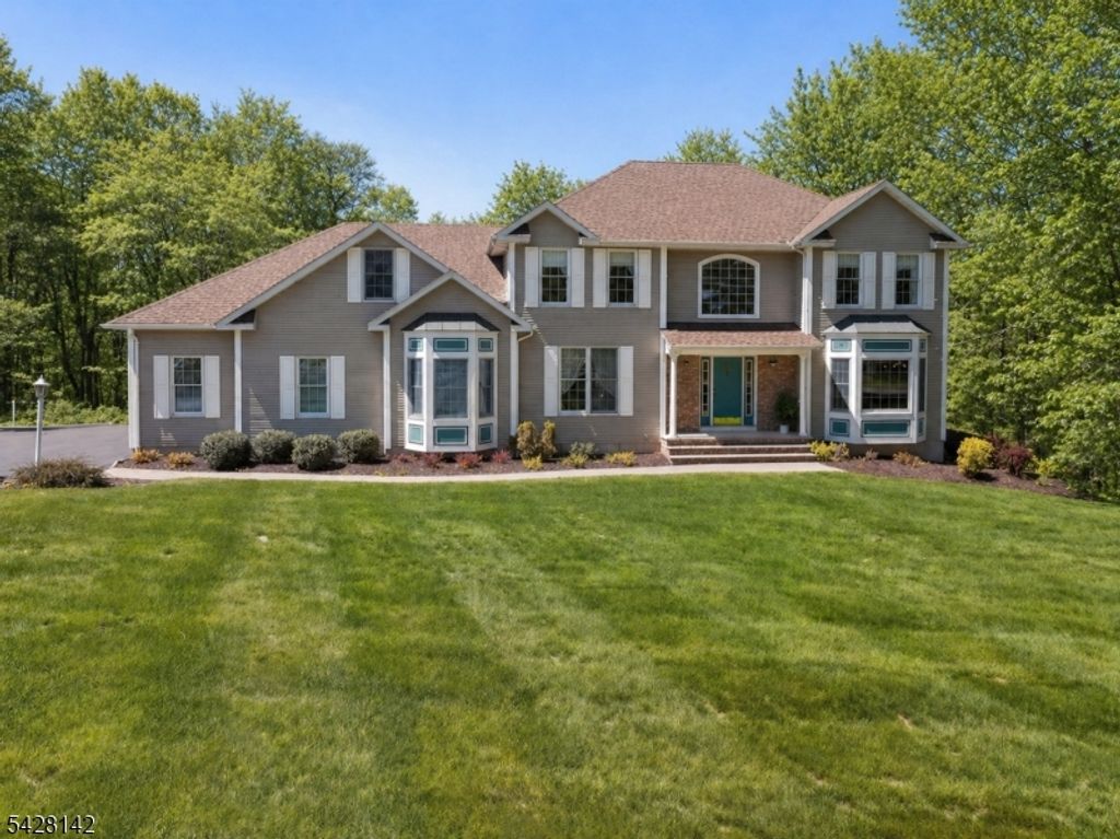 7 Cecilia Ct, Vernon Twp., NJ 07462