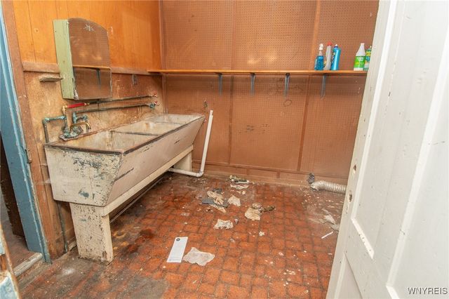 6139 State Route 20a East, Warsaw, NY 14569