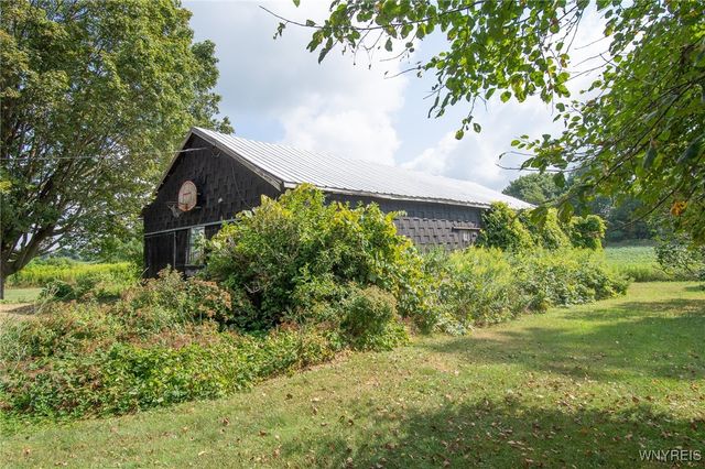 6139 State Route 20a East, Warsaw, NY 14569