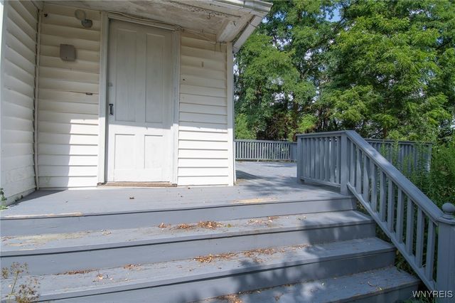 6139 State Route 20a East, Warsaw, NY 14569