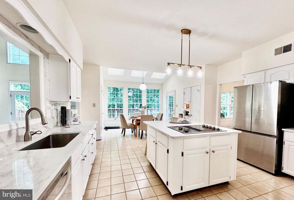 Image 11 of property listing at 18117 HAYLOFT DR, Derwood, MD 20855