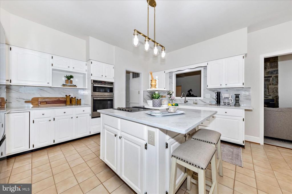 Image 12 of property listing at 18117 HAYLOFT DR, Derwood, MD 20855