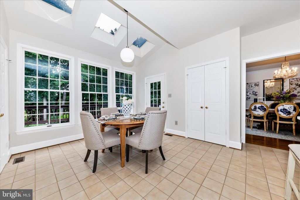 Image 14 of property listing at 18117 HAYLOFT DR, Derwood, MD 20855