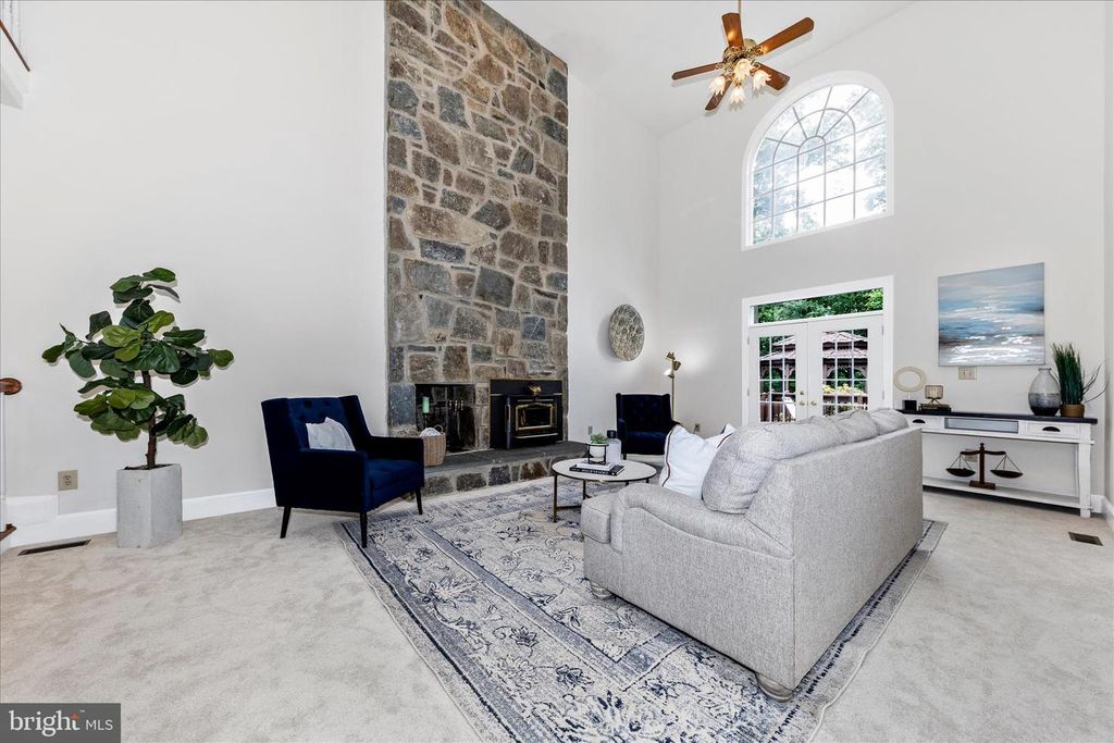 Image 16 of property listing at 18117 HAYLOFT DR, Derwood, MD 20855