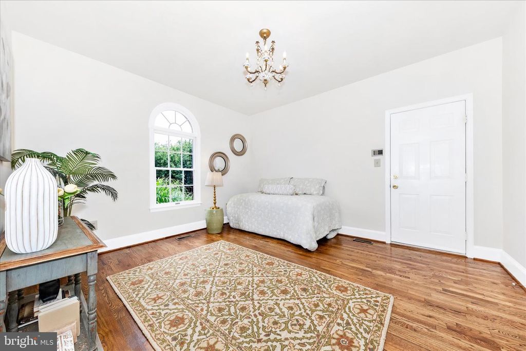 Image 18 of property listing at 18117 HAYLOFT DR, Derwood, MD 20855