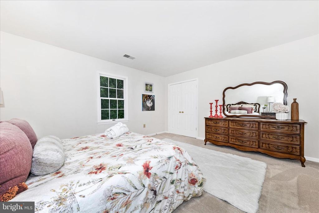 Image 29 of property listing at 18117 HAYLOFT DR, Derwood, MD 20855