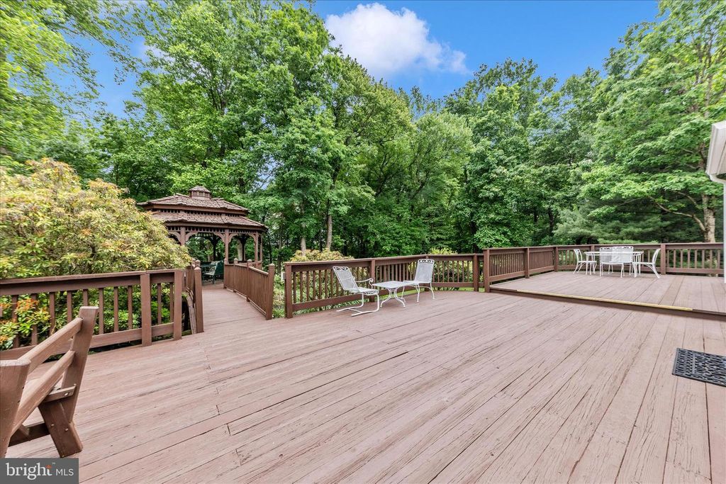 Image 38 of property listing at 18117 HAYLOFT DR, Derwood, MD 20855