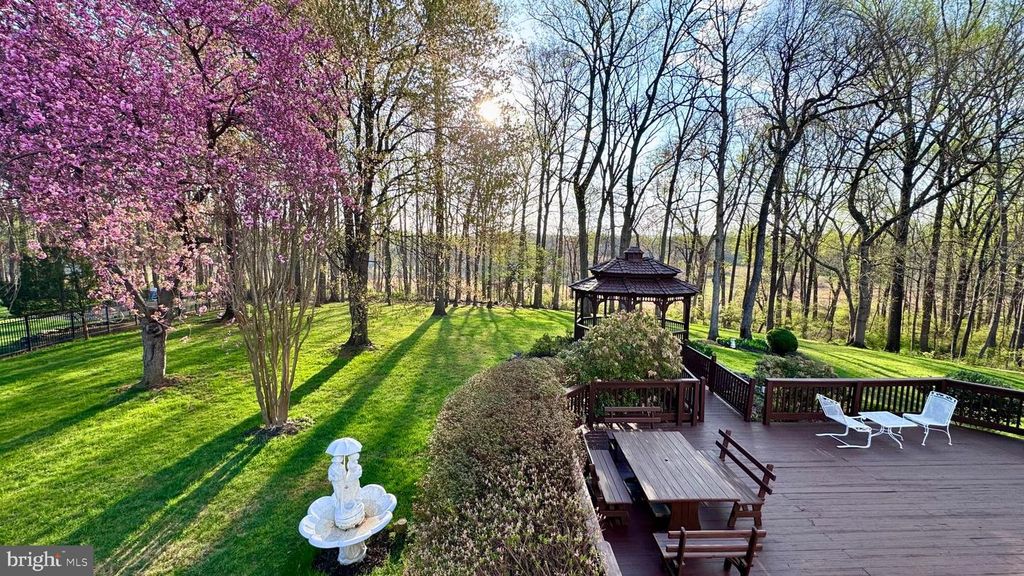 Image 42 of property listing at 18117 HAYLOFT DR, Derwood, MD 20855