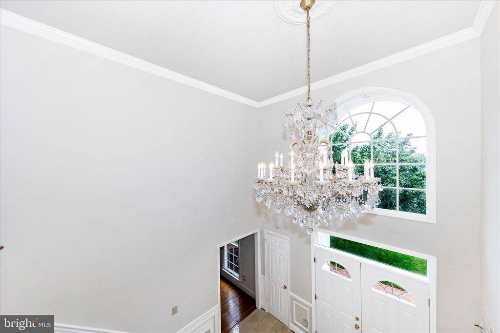 Image 6 of property listing at 18117 HAYLOFT DR, Derwood, MD 20855